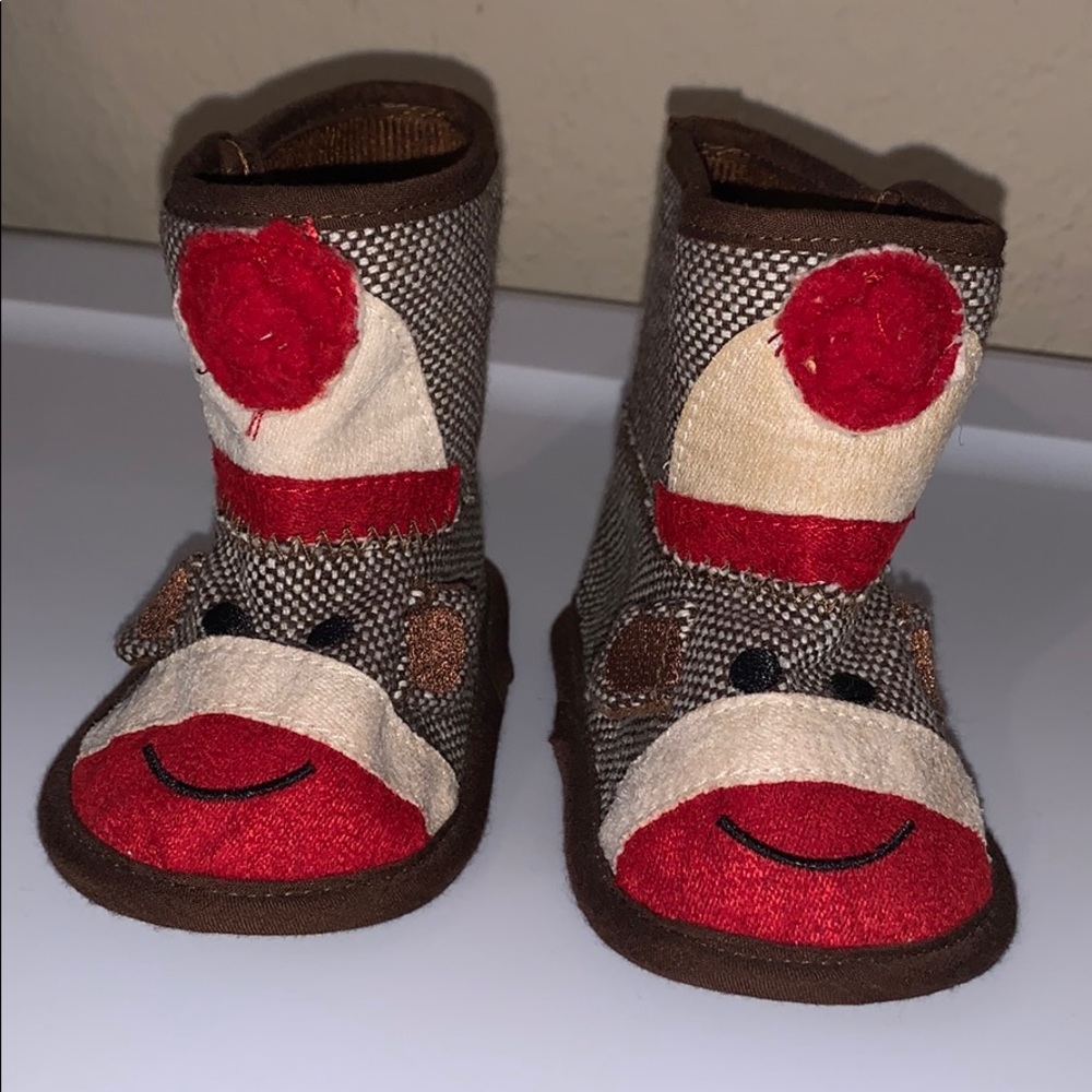Rising star baby booties